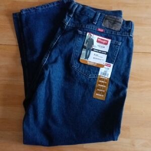 Wrangler Men's Dark Blue Relaxed Jeans 40x32